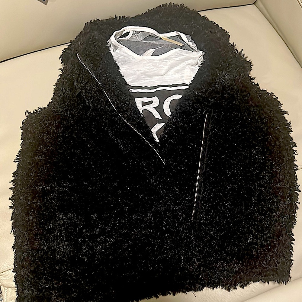 NWT Kenneth Cole FAUX FUR VEST